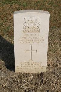 Ismailia War Memorial Cemetery - Hilton, John William